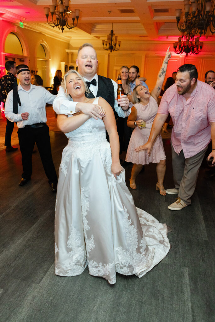 A couple dancing at a wedding at the Glen Sanders Mansion in Scotia