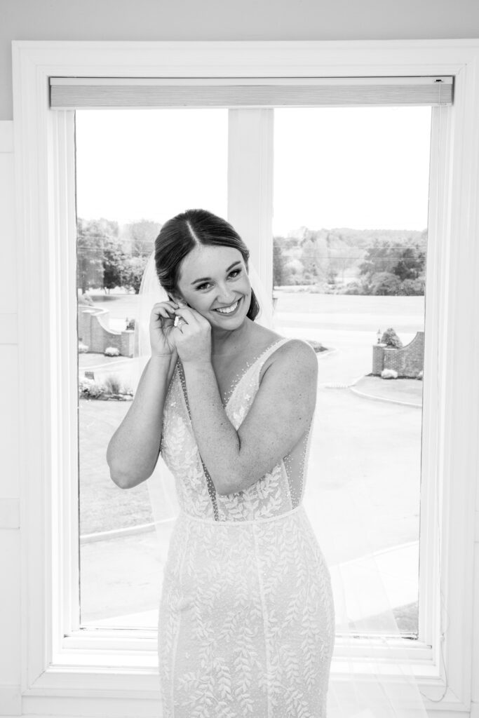 Bride getting ready at hiland park country club queensbury