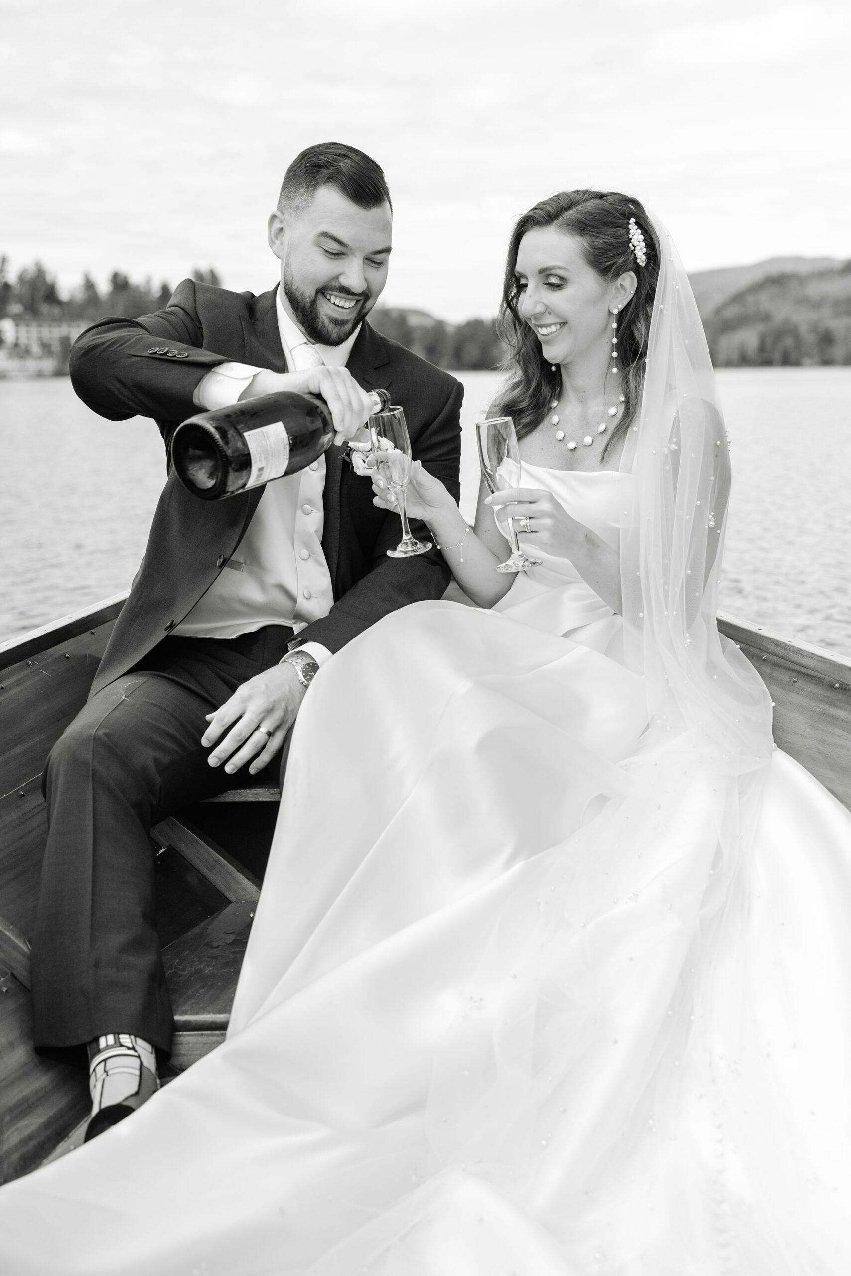 Wedding boat ride at the one of our favorite upstate NY wedding locations, the Golden Arrow Resort