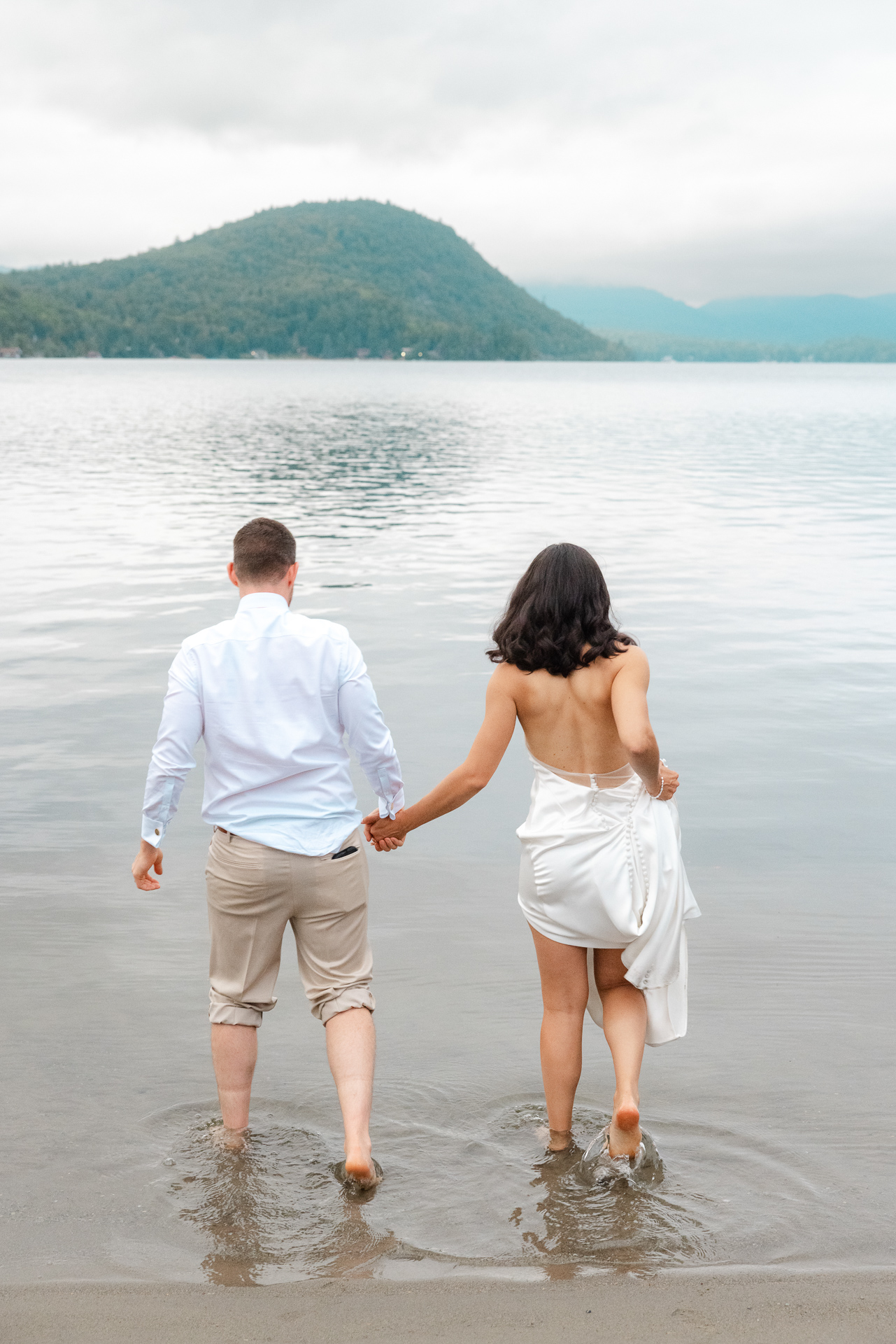 Photos from a wedding at Jimbo's Club at the Point, a unique wedding venue on Brant Lake by Saratoga Springs wedding photographer Caitlin Miller